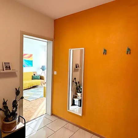 Nuovo Con Vista! Apartment *